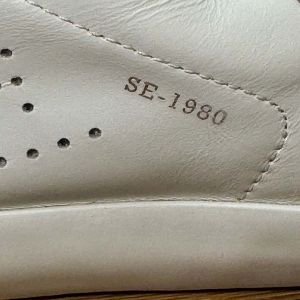 Sam Edelman SE-1980 Women’s White Leather Perforated Star Sneaker Size 7 - Picture 3 of 8